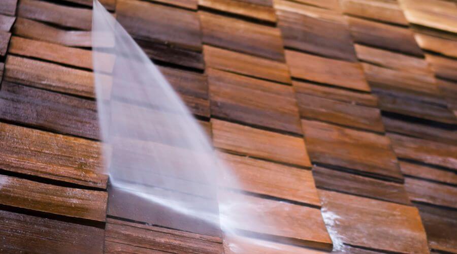 Professional gutter cleaning in Roslyn, NY